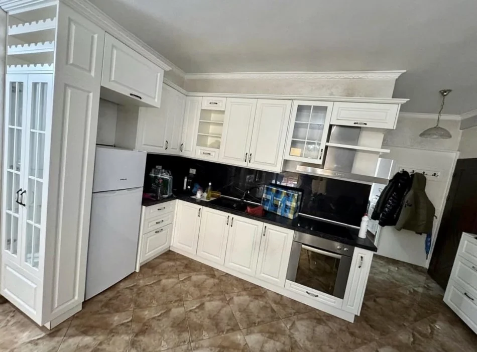 Tirane, shitet apartament 2+1+Ballkon Kati 5, 99 m² 148.000 € (Rruga Teodor Keko)