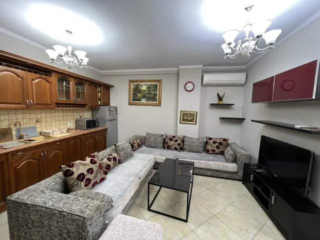 Tirane, jepet me qera apartament 2+1+BLK Kati 3, 82 m² 500 Euro (Rruga e Kavajës)