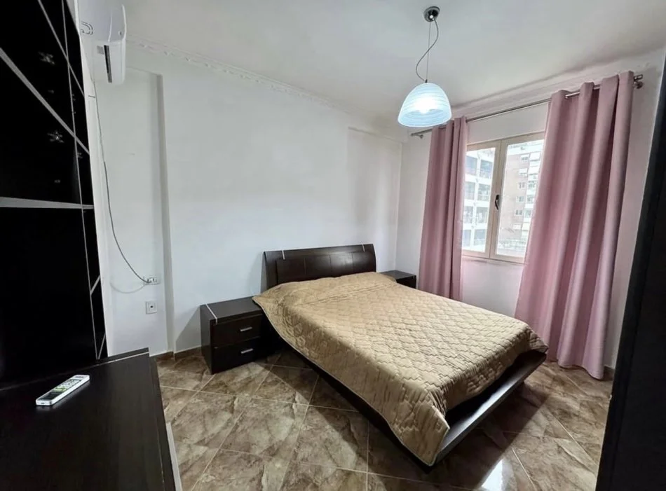 Tirane, shitet apartament 2+1+Ballkon Kati 5, 99 m² 148.000 € (Rruga Teodor Keko)