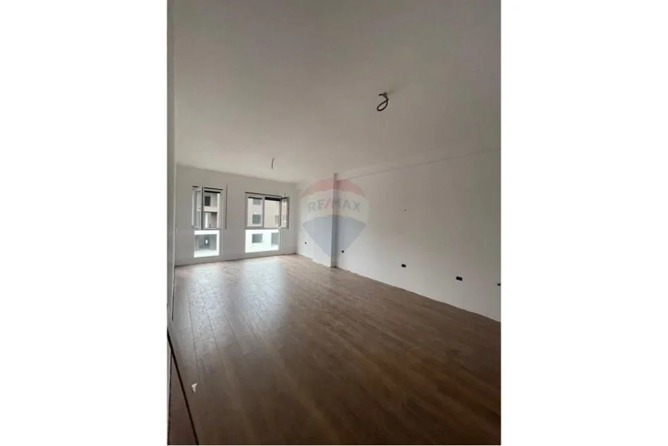 Tirane, shes apartament 2+1 , 109 m² 92.905 € (Kamex)