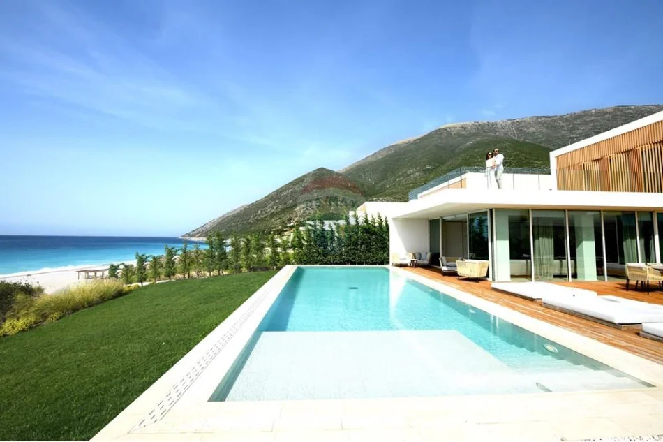 Vlore, shitet Vile 4+1 , 250 m² 