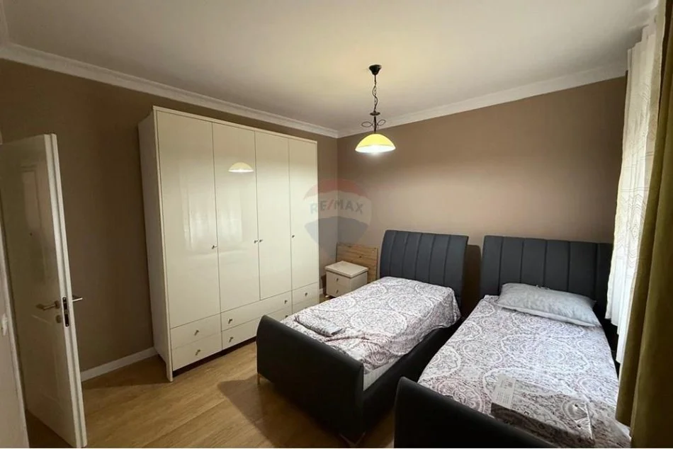 Tirane, jepet me qera apartament 2+1 , 100 m² 650 € (Kopshti zoologjik)