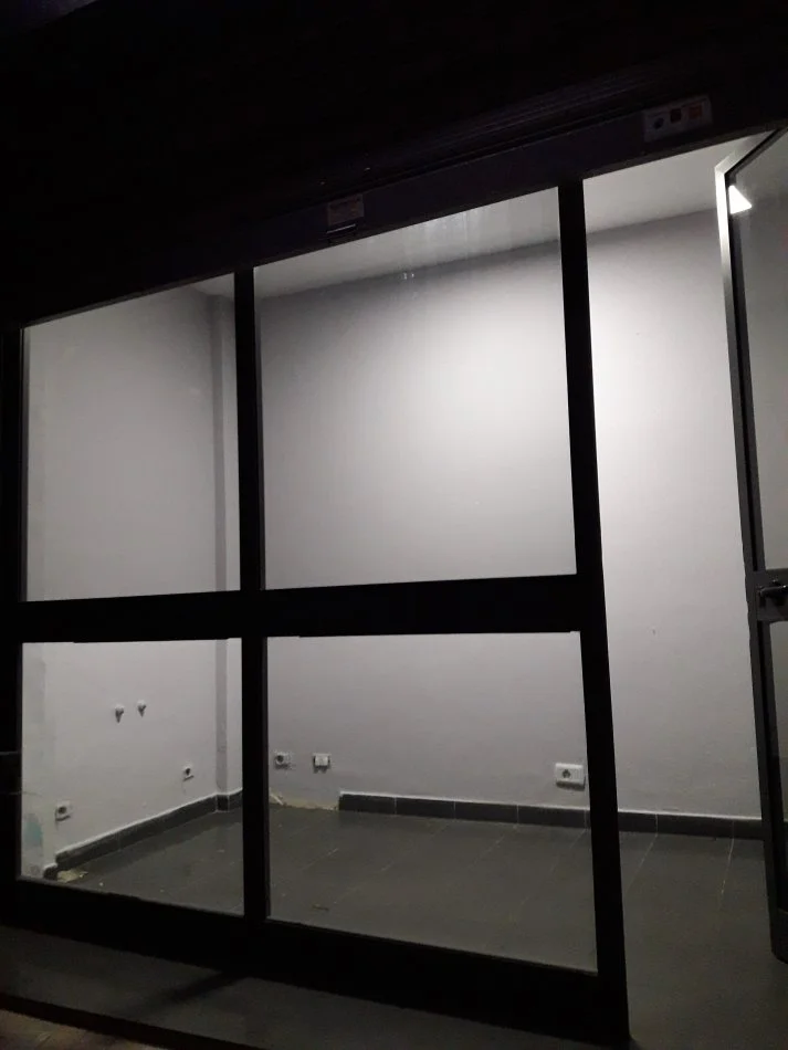 Tirane, jap me qera ambjent biznesi Kati 1, 8 m² 120 € (Rr e durresit)