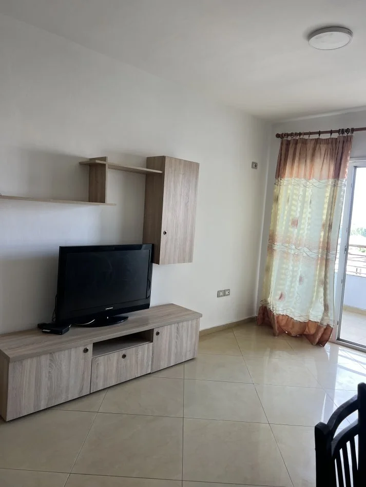 Tirane, jepet me qera apartament 1+1+Ballkon Kati 7, 70 m² 430 € (Bar Oslo Astir)