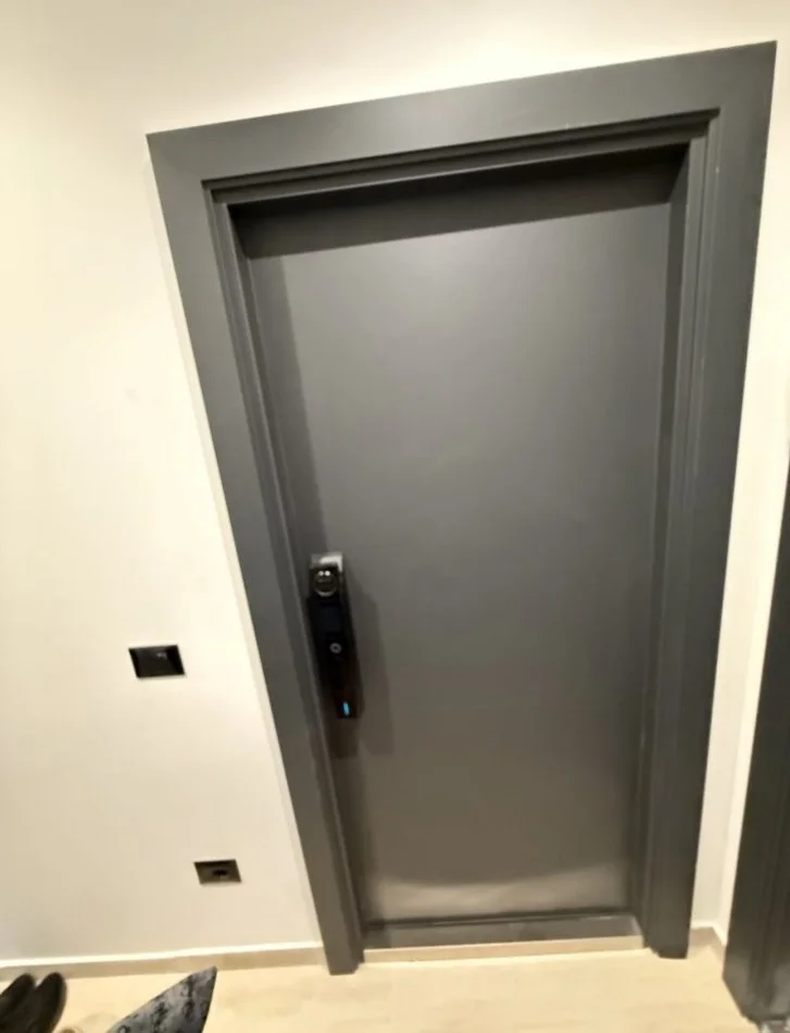 jepet me qera apartament 2+1+Ballkon Kati 1, 70 m² 650 € (Rruga Peti)