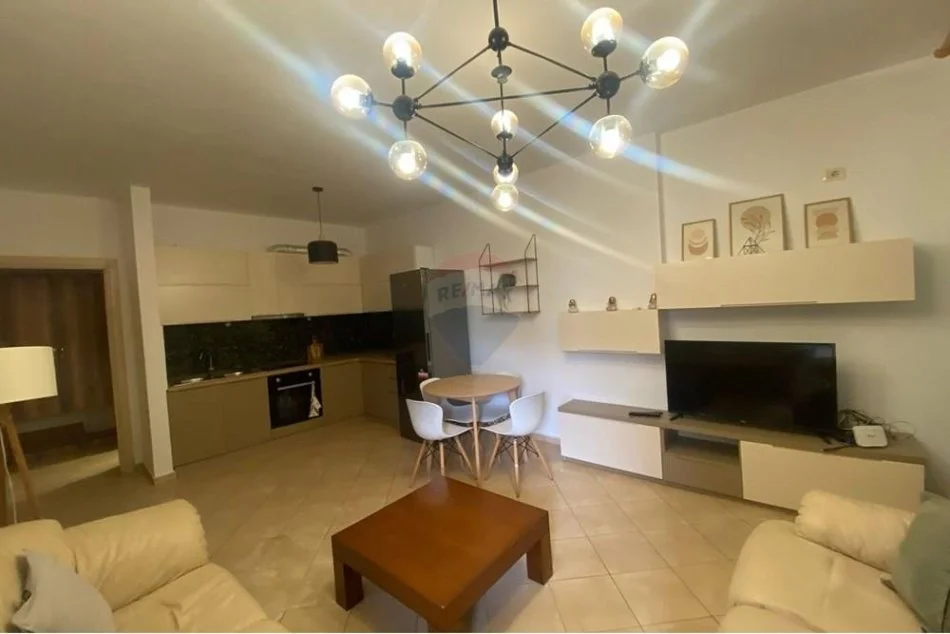 Tirane, jepet me qera apartament 2+1 , 100 m² 400 € (Fresk)