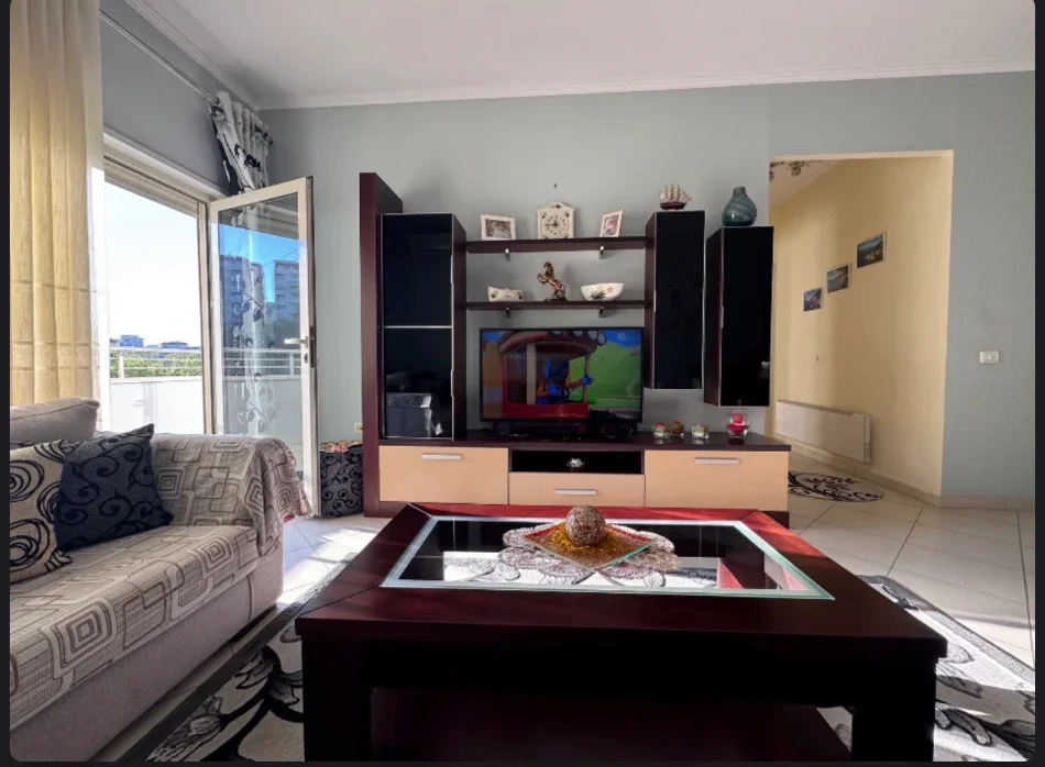 Tirane, jepet me qera apartament 2+1+Ballkon Kati 2, 105 m² 950 € 