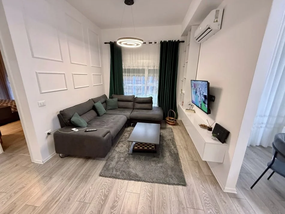 Tirane, shitet apartament 2+1+Ballkon Kati 2, 88 m² 140.000 € (Rruga Pasho Hysa)