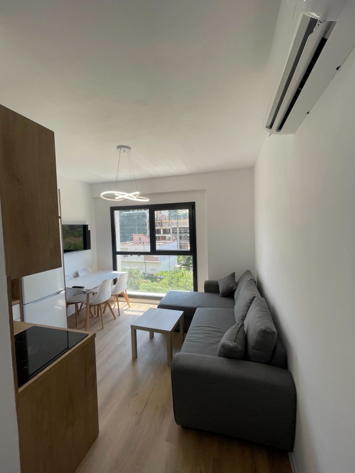 Tirane, jepet me qera apartament 1+1 Kati 2, 55 m² 37000 Leke (Perballe TV Klan)
