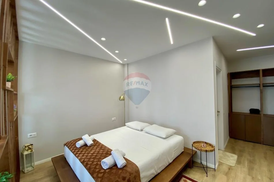 Tirane, jepet me qera garsonier 1+1 , 50 m² 450 € (Kompleksi Arlis)