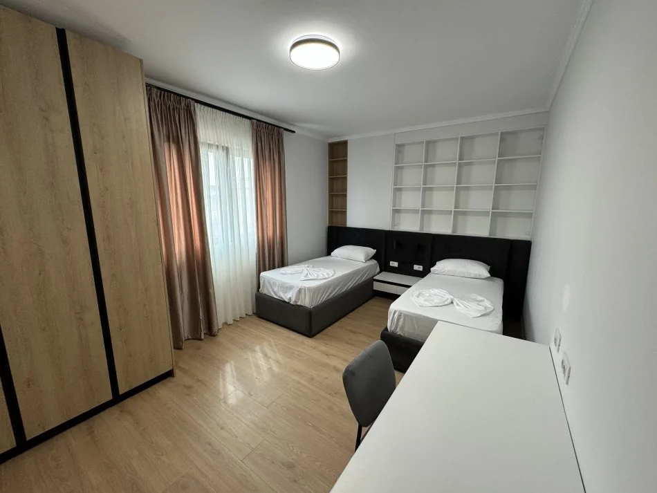 Tirane, jepet me qera apartament 2+1 Kati 6, 120 m² 1.200 € (Rruga e Durrsit)