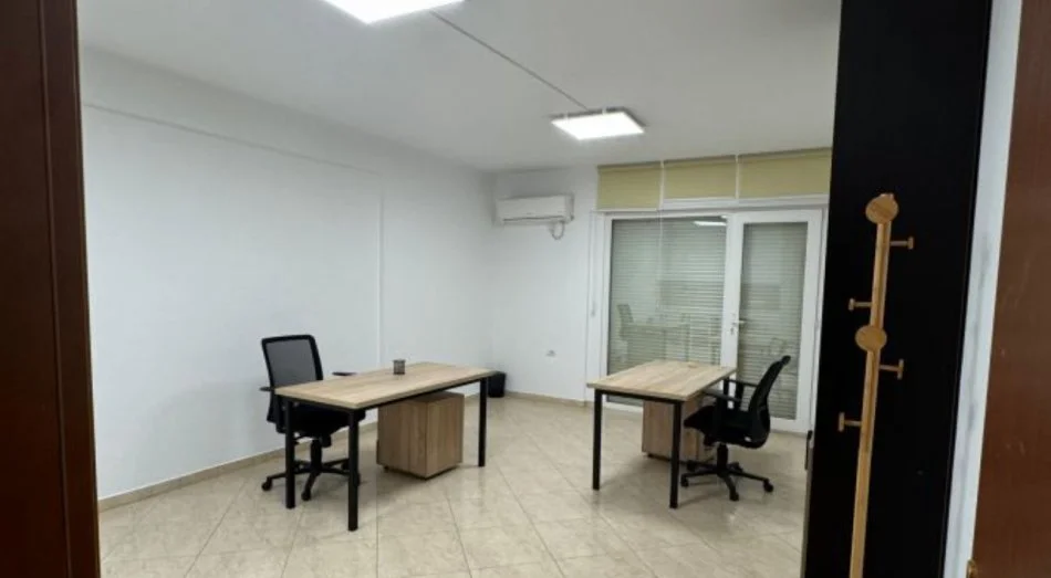 Tirane, jepet me qera apartament 3+1+Ballkon Kati 2, 128 m² 500 € (Rruga Musa Agolli)