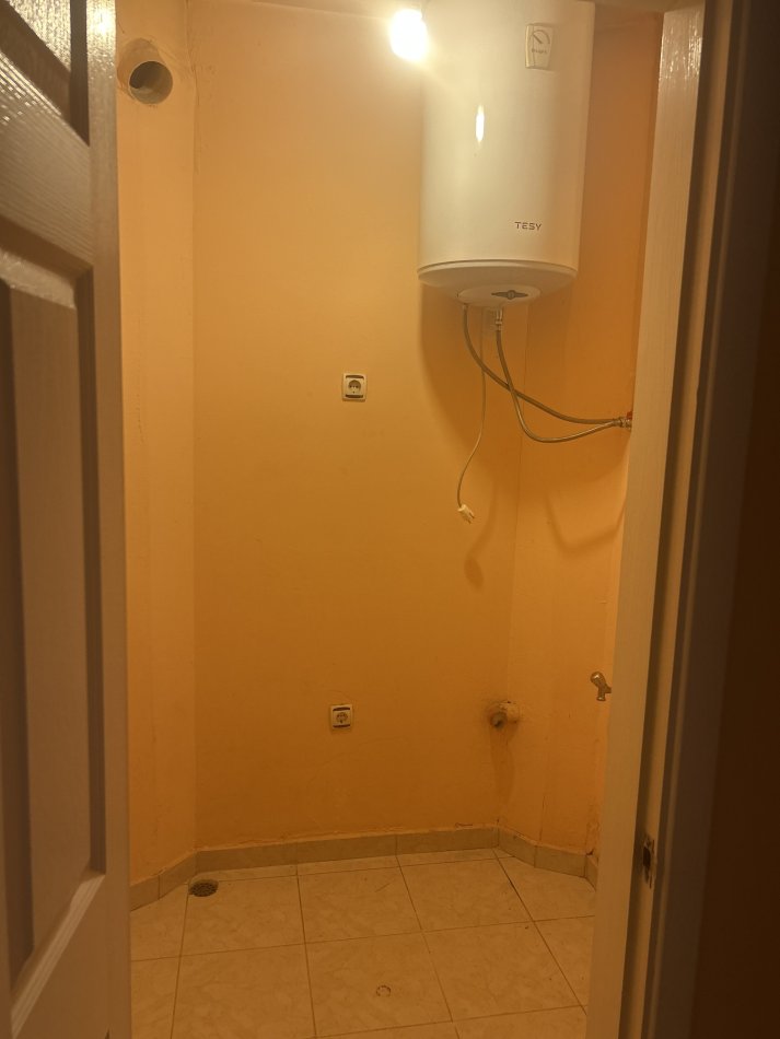 Tirane, jepet me qera apartament 2+1+Aneks+Ballkon Kati 4, 110 m² 500 € (blloku gintash afer postes)