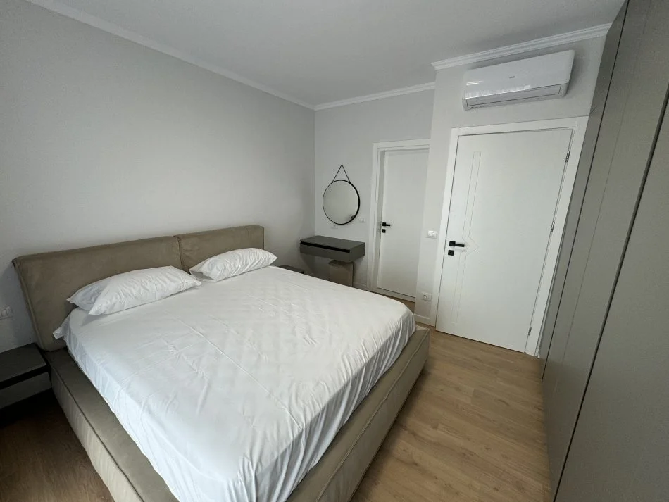 Tirane, jepet me qera apartament 2+1 Kati 6, 120 m² 1.200 € (Rruga e Durrsit)