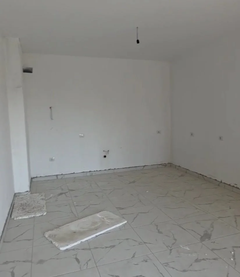 Tirane, shitet apartament 1+1 Kati 2, 73 m² 80.000 € (Paskuqan)