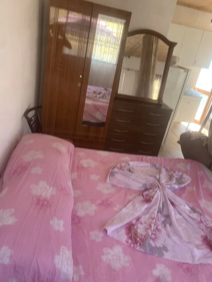 Durres, jepet me qera garsonier 1+1+Ballkon Kati 0, 37 m² 180 € (Rruga vath turaj)