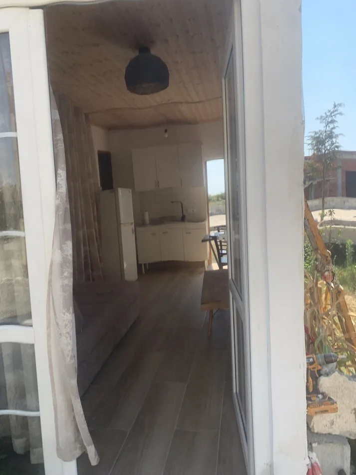 Durres, jepet me qera garsonier 1+1+Ballkon Kati 0, 37 m² 180 € (Rruga vath turaj)