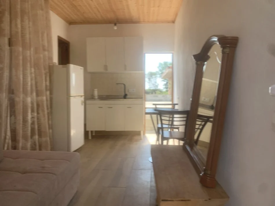 Durres, jepet me qera garsonier 1+1+Ballkon Kati 0, 37 m² 180 € (Rruga vath turaj)