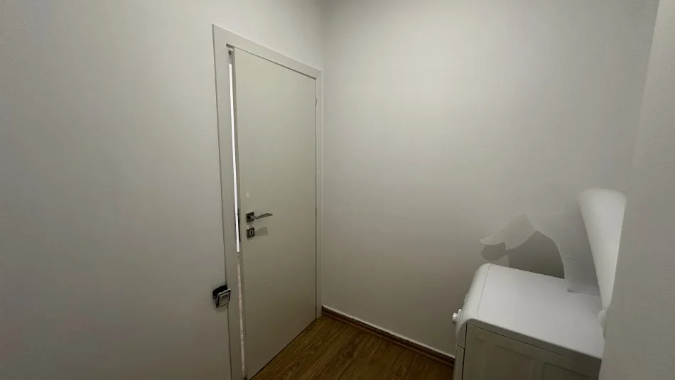 Tirane, jepet me qera apartament 2+1+Aneks+Ballkon Kati 5, 125 m² 600 € (Selite)