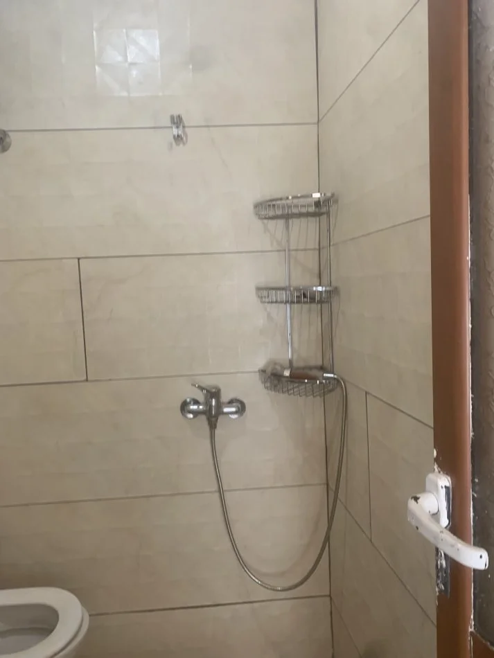 Durres, jepet me qera garsonier 1+1+Ballkon Kati 0, 37 m² 180 € (Rruga vath turaj)