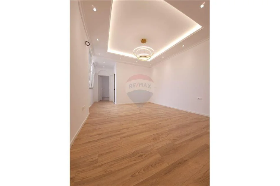 Tirane, shitet apartament 1+1+Aneks+Ballkon Kati 7, 58 m² 120.000 € (Rruga e Durresit)