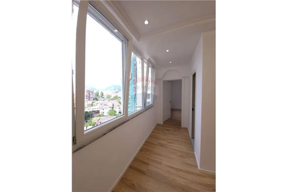 Tirane, shitet apartament 1+1+Aneks+Ballkon Kati 7, 58 m² 120.000 € (Rruga e Durresit)
