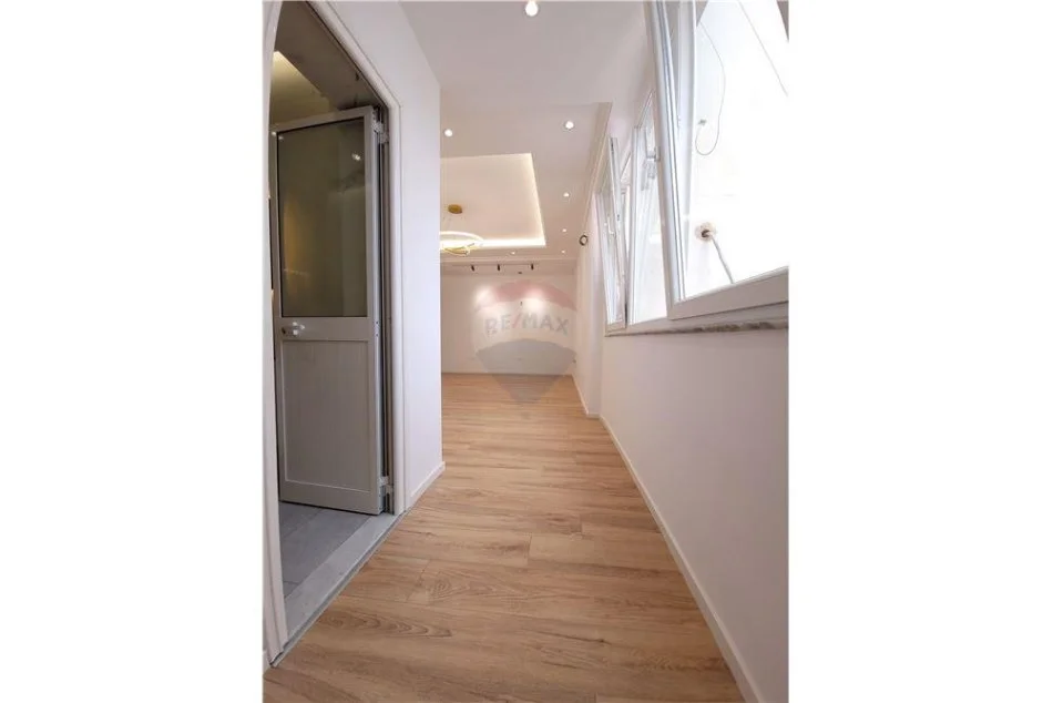 Tirane, shitet apartament 1+1+Aneks+Ballkon Kati 7, 58 m² 120.000 € (Rruga e Durresit)