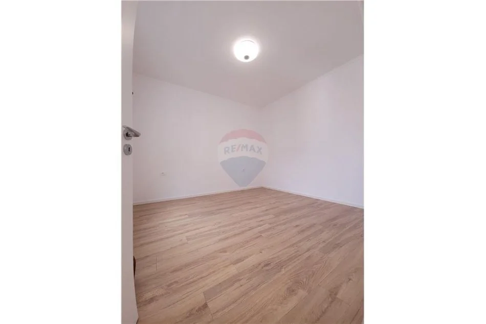 Tirane, shitet apartament 1+1+Aneks+Ballkon Kati 7, 58 m² 120.000 € (Rruga e Durresit)