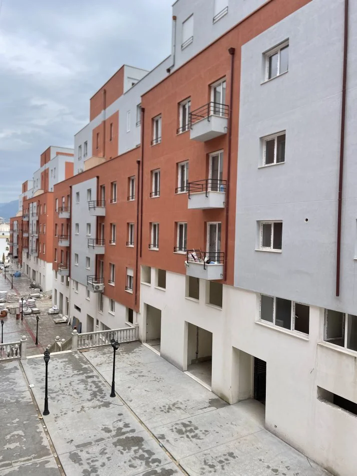 Tirane, jap me qera apartament 1+1+Ballkon Kati 2, 50 m² 300 € (Selite)