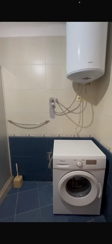 Tirane, jepet me qera apartament 1+1 Kati 4, 60 m² 500 € (Rr.e Elbasanit)
