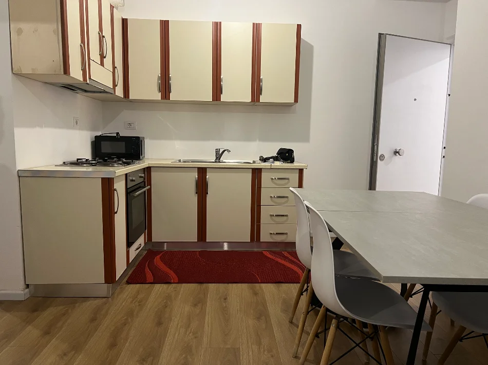 Tirane, jepet me qera nga Pronari, pa-komision apartament 1+1+Ballkon Kati 3, 59 m² 400 € (Dalip Topi)