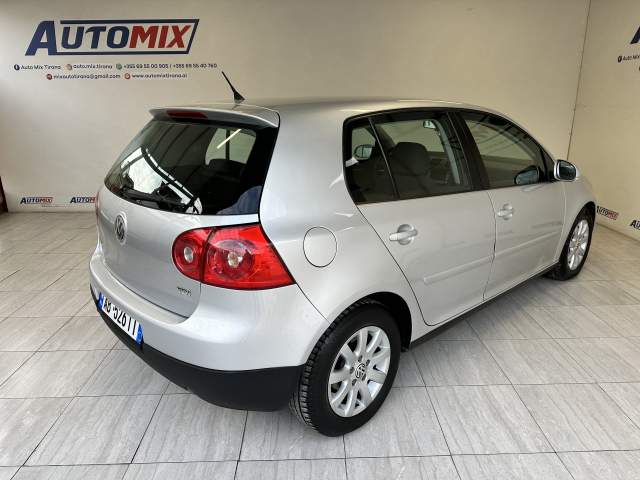 Tirane, shes makine Volkswagen golf 5 Viti 2008, 4.800 Euro