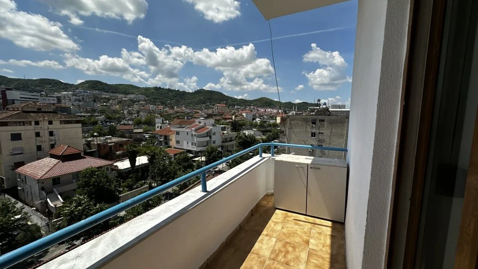 Tirane, jepet me qera apartament 2+1+Aneks+Ballkon Kati 5, 125 m² 600 € (Selite)