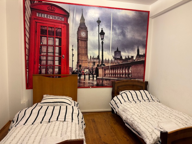 Tirane, jepet me qera apartament 2+1+Ballkon Kati 2, 85 m² 700 € (Bulevardi Zogu I)