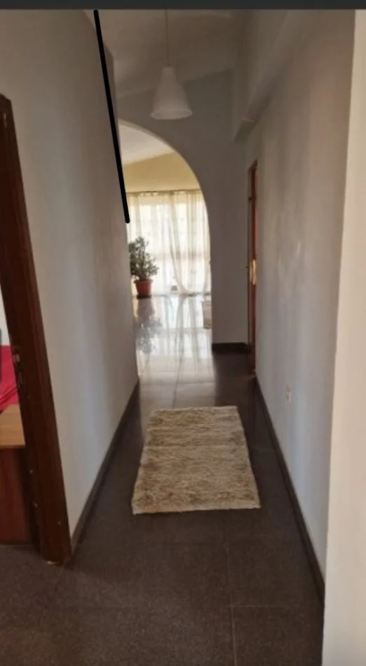 Tirane, jepet me qera apartament 2+1+Aneks+Ballkon Kati 0, 150 m² 500 € 