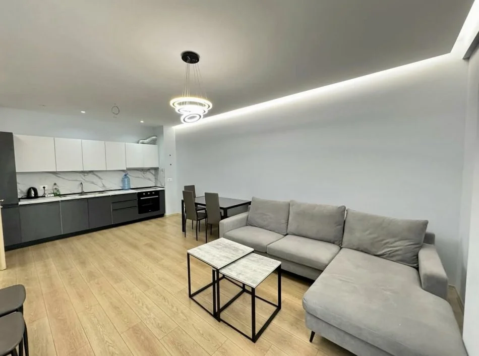 Tirane, jepet me qera apartament 1+1+Ballkon Kati 6, 500 m² 500 € (Rruga e Dibres)