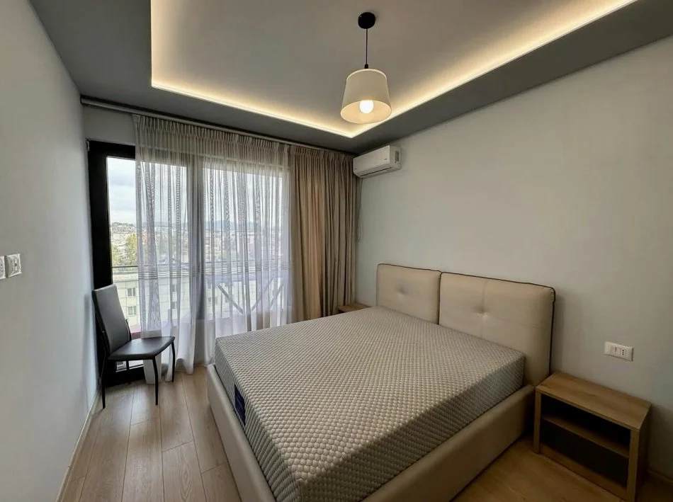 Tirane, jepet me qera apartament 1+1+Ballkon Kati 6, 500 m² 500 € (Rruga e Dibres)