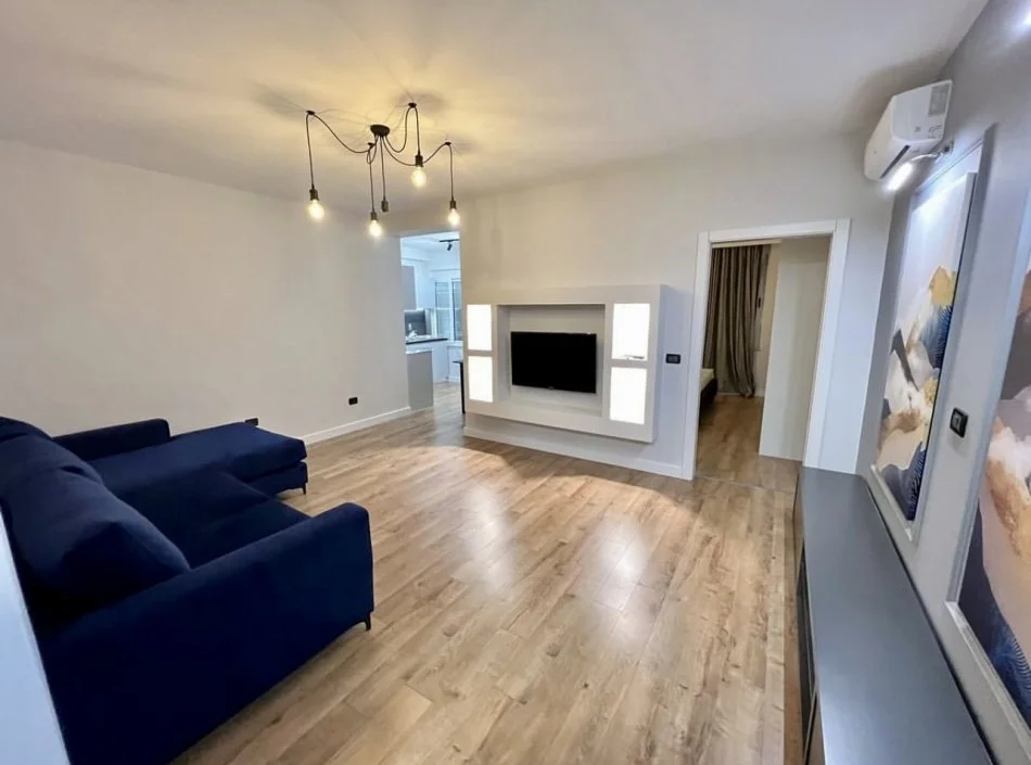 Tirane, jepet me qera apartament 1+1 Kati 11, 61 m² 700 € (Tish Daija)