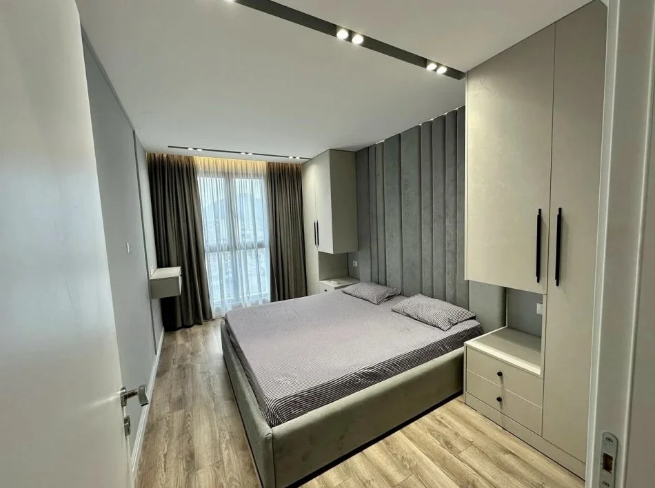 Tirane, jepet me qera apartament 2+1 Kati 4, 90 m² 800 € (Rruga e Dibres)