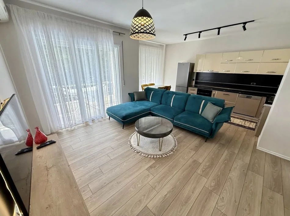 📣 QERA SUPER Apartament 2+1 Me 2 Tualete 📍 Prane Piceri Pavarotit , Tek Kopeshti Botanik ✨