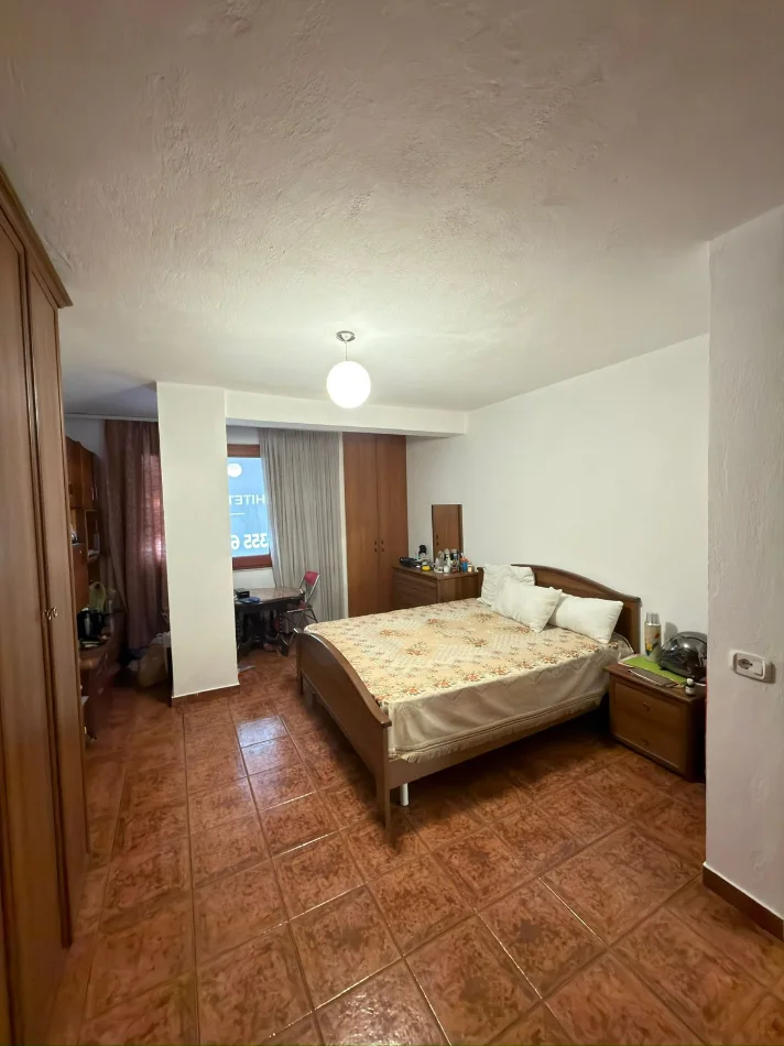 Tirane, shitet 2+1 , 