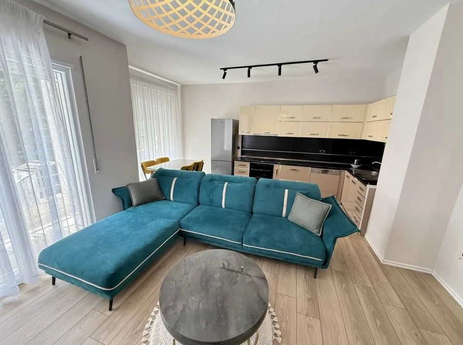 📣 QERA SUPER Apartament 2+1 Me 2 Tualete 📍 Prane Piceri Pavarotit , Tek Kopeshti Botanik ✨