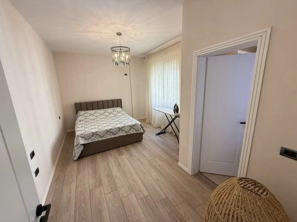 📣 QERA SUPER Apartament 2+1 Me 2 Tualete 📍 Prane Piceri Pavarotit , Tek Kopeshti Botanik ✨