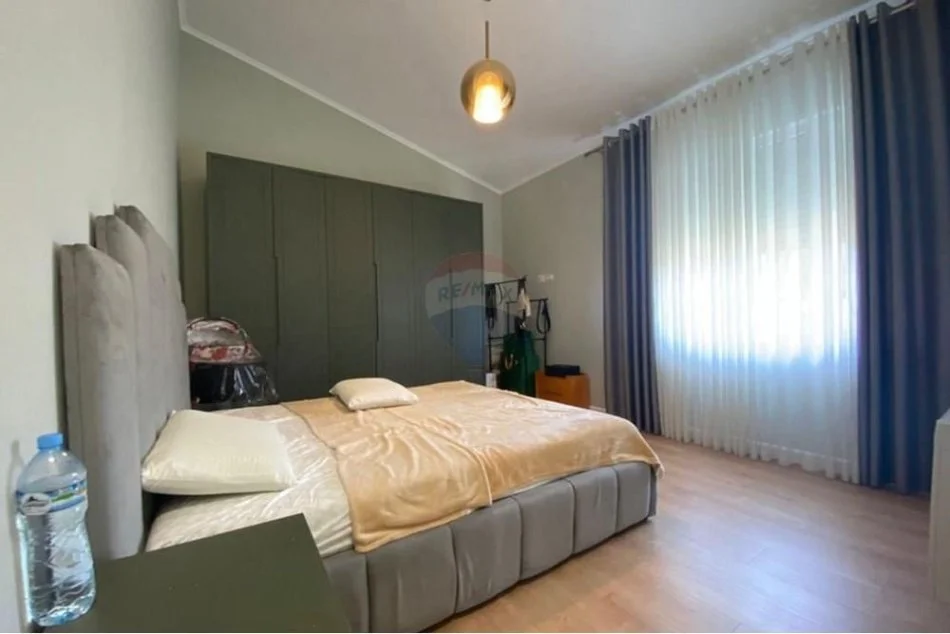 Tirane, jepet me qera Vile 2 Katshe , 500 m² 3.001 € (QIRA VILE TEK SECRET GARDEN!)