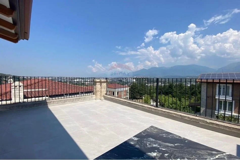 Tirane, jepet me qera Vile 2 Katshe , 500 m² 3.001 € (QIRA VILE TEK SECRET GARDEN!)