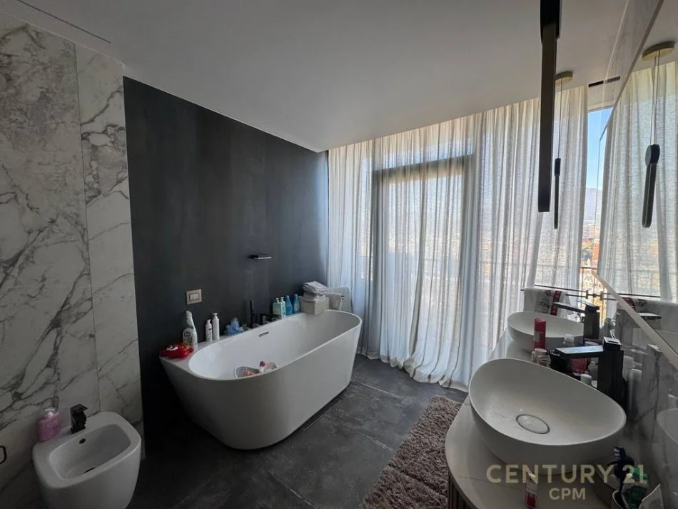 Tirane, shes apartament 2+1+Aneks+Ballkon Kati 11, 217 m² (Lake View)