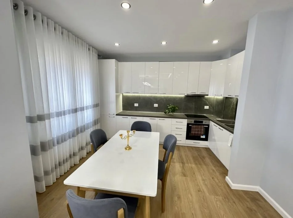 📣 QERA SUPER Apartament 2+1 Me 2 Tualete 📍 Prane Ring Center , Zogu i Zi ✨