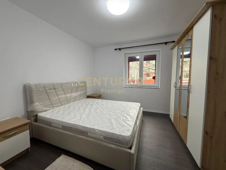 Tirane, jepet me qera apartament 1+1 Kati 1, 58 m² 500 € (Rruga Bardhyl)