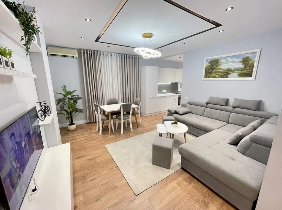 📣 QERA SUPER Apartament 2+1 📍 Prane Kompleksit Magnet (Kontakti) 🛣️ Rruga "Frosina Plaku" ✨