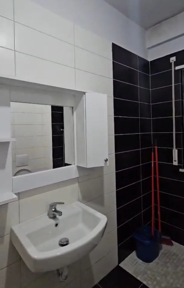 Tirane, jepet me qera apartament 1+1+Ballkon Kati 2, 75 m² 450 € (Green City Astir)